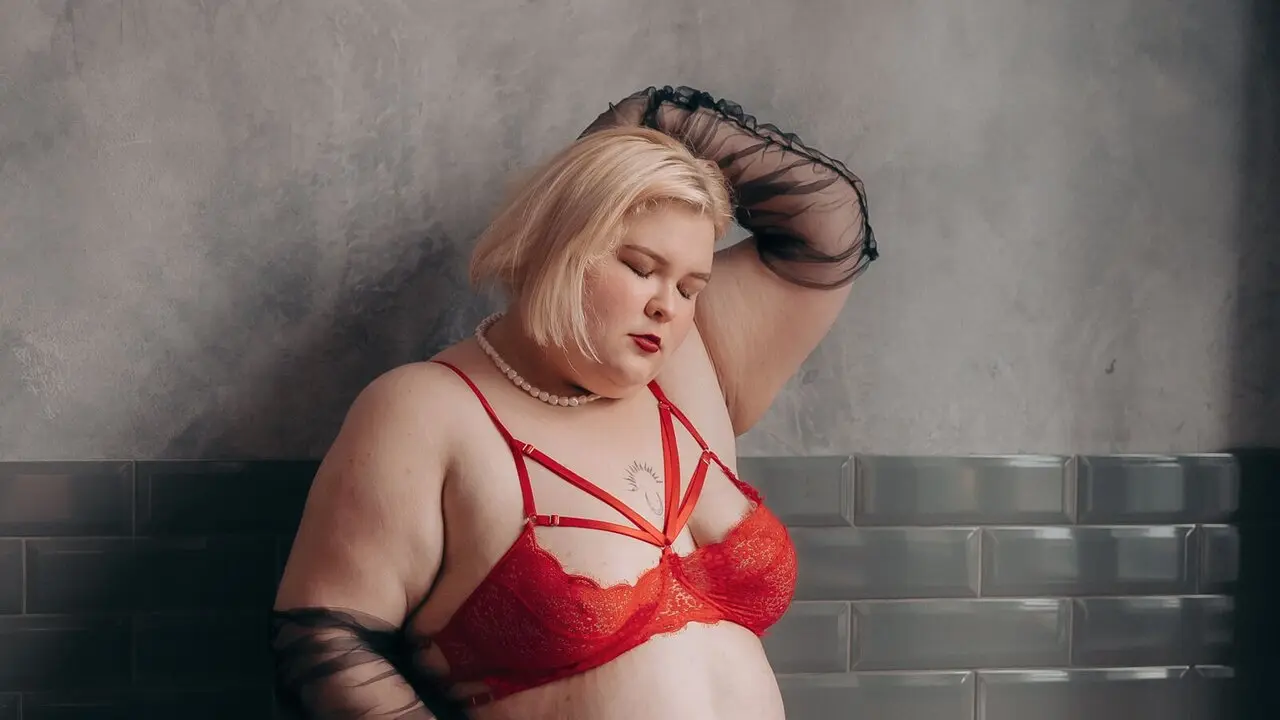 EllaBale's Hot Anal