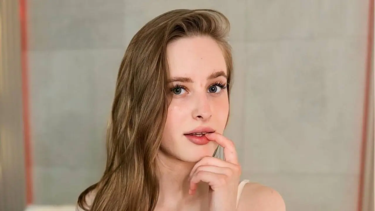 LoraVale's Hot Anal